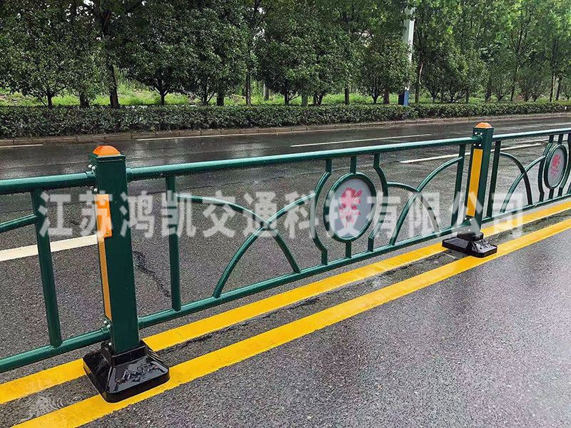 市政道路護欄，讓護欄事業(yè)更向前一步